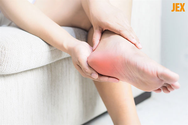 đau gót chân là triệu chứng của bệnh gì