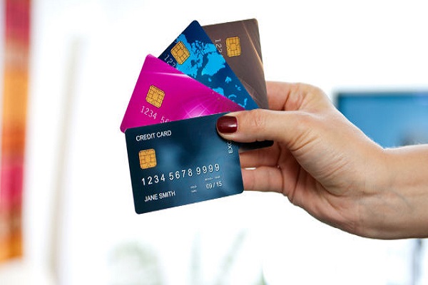 Số tiền phong toả thẻ tín dụng vpbank là gì
